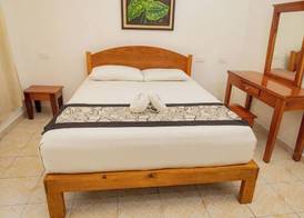 Hotel Las Palmas en Laurel 4