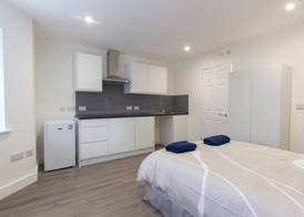Radstock Road - Room 1b 4
