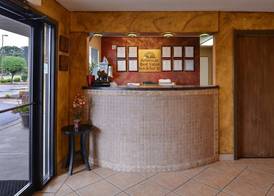 Americas Best Value Inn & Suites University Ave 2