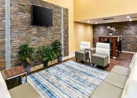 Travelodge by Wyndham Commerce Los Angeles Area 2