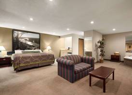 Super 8 by Wyndham Green Bay I-43 Bus. Park 4