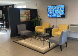 Quality Inn & Suites near Downtown Bakersfield 5