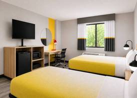 Super 8 by Wyndham Champaign 5