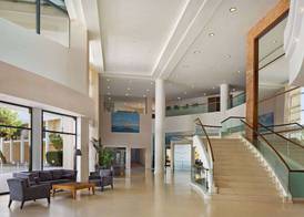 Ramada Plaza by Wyndham Thraki 4