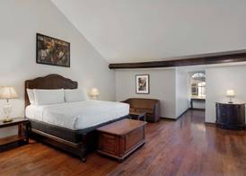 Chateau Hotel 4