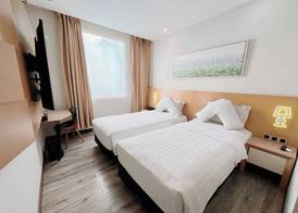Verse Luxe Hotel Wahid Hasyim 4