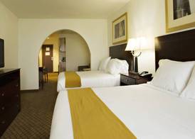 Holiday Inn Express & Suites CHILDRESS by IHG 4