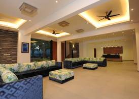 The Lake Forest Hotel 2