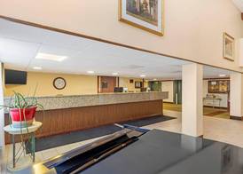 MainStay Suites Lansing West 2