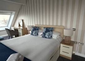 Boathouse Hotel 3