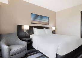 Courtyard by Marriott New York JFK Airport 4