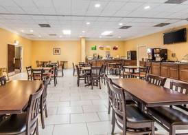 Wingate by Wyndham Marietta Conference Center Ohio 5