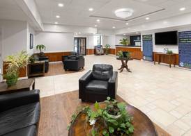 Ramada by Wyndham Butler/Tesla Biohealing Resort 4
