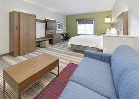 Holiday Inn Express & Suites DENTON NORTH by IHG 4
