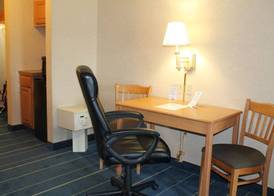 Days Inn & Suites by Wyndham Bridgeport - Clarksburg 3
