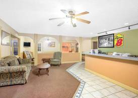Super 8 by Wyndham Christiansburg 3
