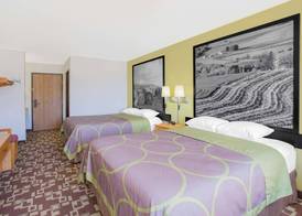 Super 8 by Wyndham Independence IA 5