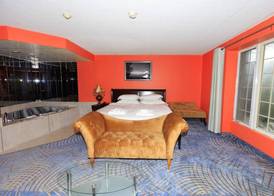 Fullerton Manor Inn 4