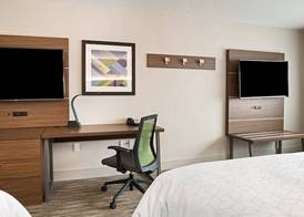 Holiday Inn Express & Suites RACINE by IHG 3