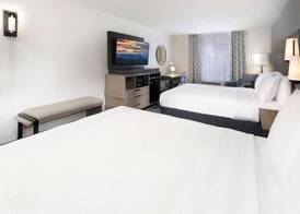 La Quinta Inn & Suites by Wyndham Downtown Asheville 5