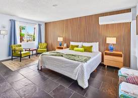 Lido Palms Resort and Spa 5