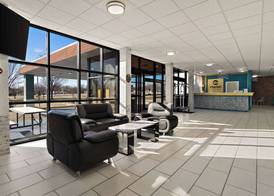 Clarion Pointe Bloomington – Normal near I-55 and University 4