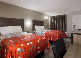 Econo Lodge Inn & Suites Ocean Springs - Biloxi 5
