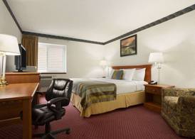 Days Inn by Wyndham Middletown 4