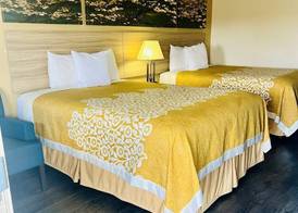 Days Inn by Wyndham Fort Wayne 5