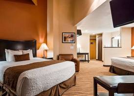 Best Western Plus Corning Inn 4