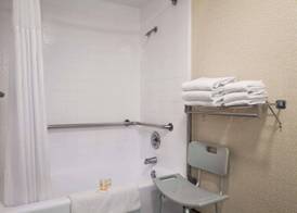 Days Inn by Wyndham Gilroy 4