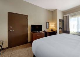 Comfort Inn & Suites Harrah 4