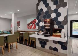 La Quinta by Wyndham Gonzales LA 3