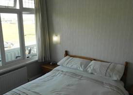 Sefton Lodge SEAFRONT ,PANORAMIC SEA VIEW ENSUITE BALCONY ROOMS AVAILABLE, GUEST GARDEN 4