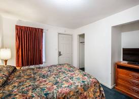 Autzen Inn 3