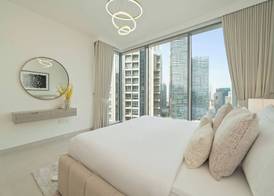 Luxury 1BR LIV Marina Modern Marina View 4