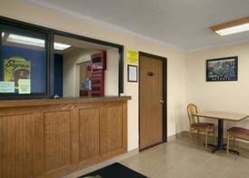 Super 8 by Wyndham Saginaw 2