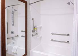 Holiday Inn Express & Suites MADISON by IHG 4