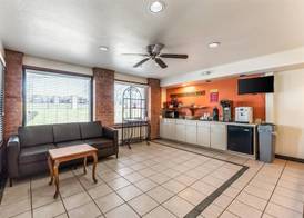 Econo Lodge Inn & Suites Mckinney - Plano North 3