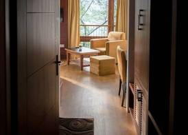 The Golden Crest 3