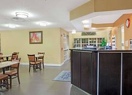Microtel Inn by Wyndham University Place 2