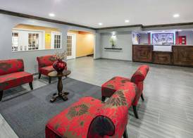 Super 8 by Wyndham Farmers Branch/North Dallas 2