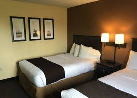 AmericInn by Wyndham West Bend 5
