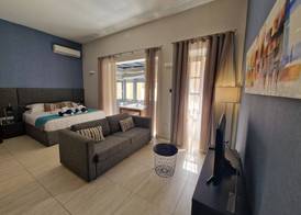 D Townhouse Boutique Suites 4