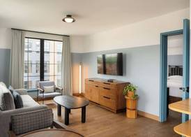 The Junto Hotel 5