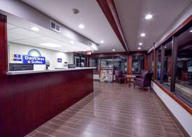 Days Inn & Suites by Wyndham Wisconsin Dells 5
