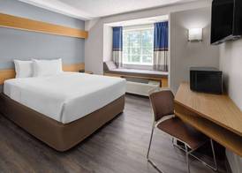 Microtel Inn by Wyndham Raleigh-Durham Airport 4
