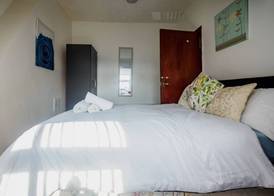 WoodHus Lodge Lovely Specious Room 5 5