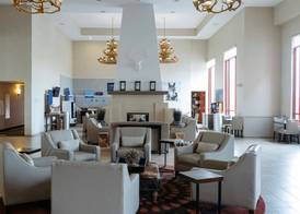 Holiday Inn Express & Suites OLATHE NORTH by IHG 3