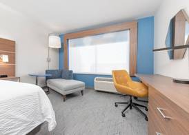 Holiday Inn Express & Suites MOORE by IHG 3